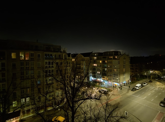 Au&szlig;erdem funktioniert der Nachtmodus nicht gut mit dem Superweitwinkelobjektiv. (Bild: Tobias K&ouml;ltzsch/Golem.de)